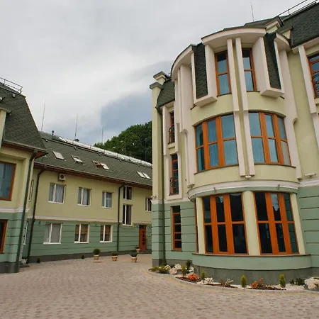 호텔 Karpaty 후스트