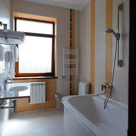 Karpaty Hotel 3*