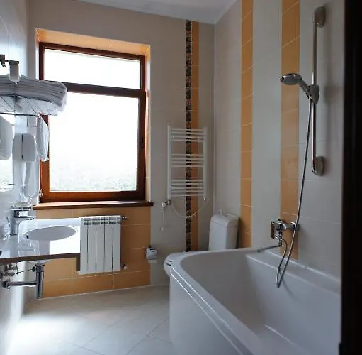 Karpaty Hotel 3*
